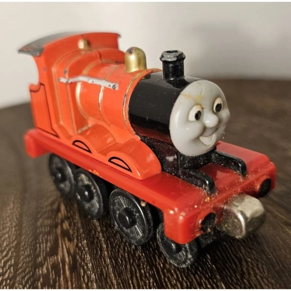 James Engine from Thomas the Train Tank Engine Diecast Metal Red Magnetic 2002